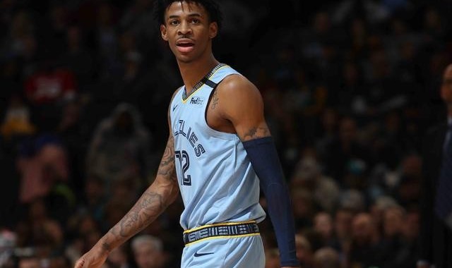 摩根体育官方网站- 老鹰特雷杨三分命中率暴跌，球队紧急调整战术  