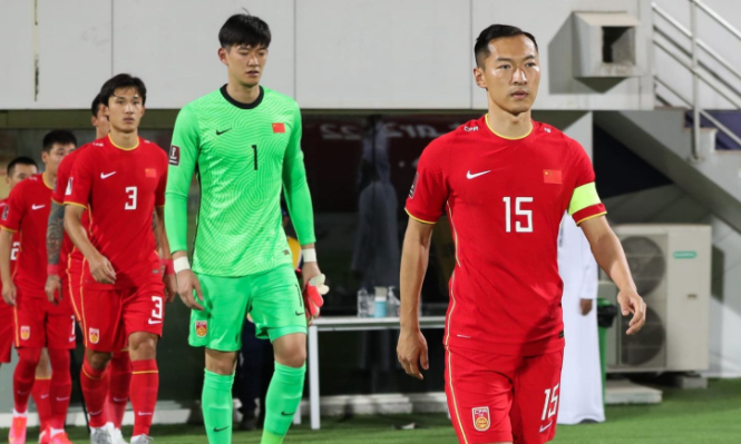  克莱蒙主帅赛后炮轰裁判判罚尺度不一